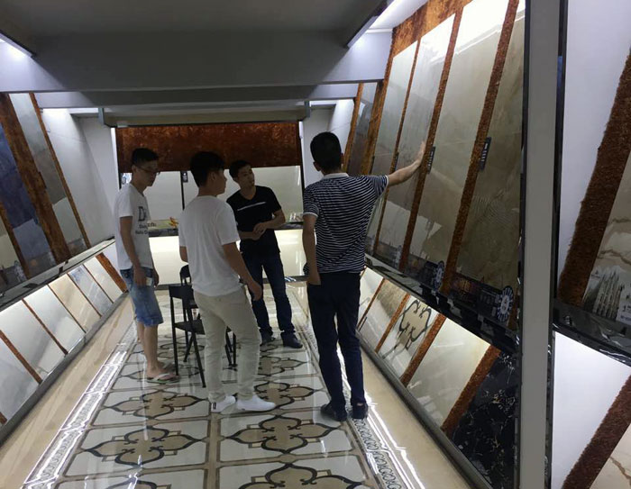 南宫娱乐瓷砖 揭阳榕城300方专卖店艳服开业，，，，，感受全新的视觉盛宴